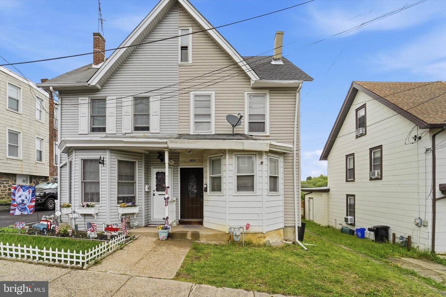 909 Pine Street, Darby