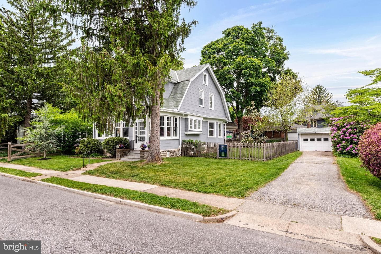 1227 Manor Road photo 3