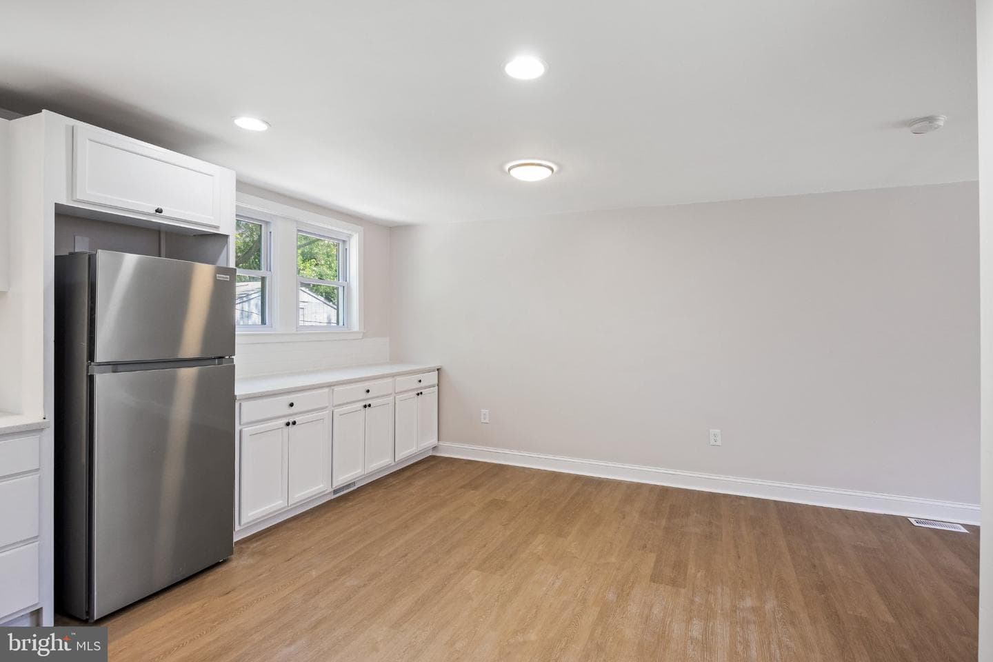 220 Houston Street photo 10
