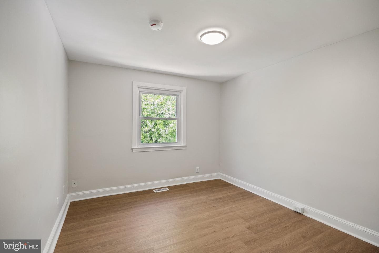 220 Houston Street photo 15