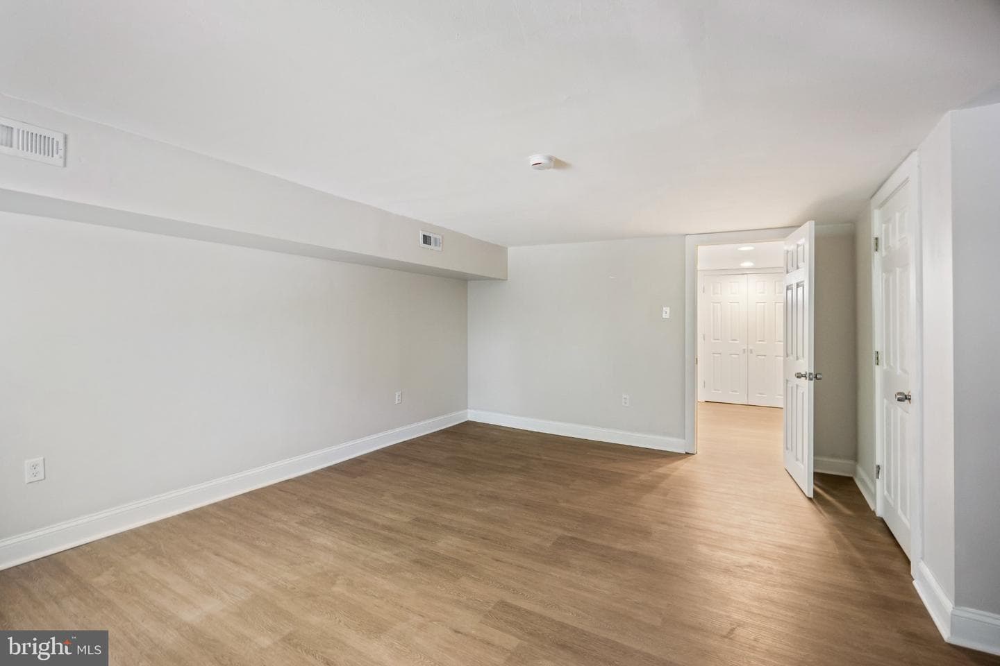 220 Houston Street photo 20