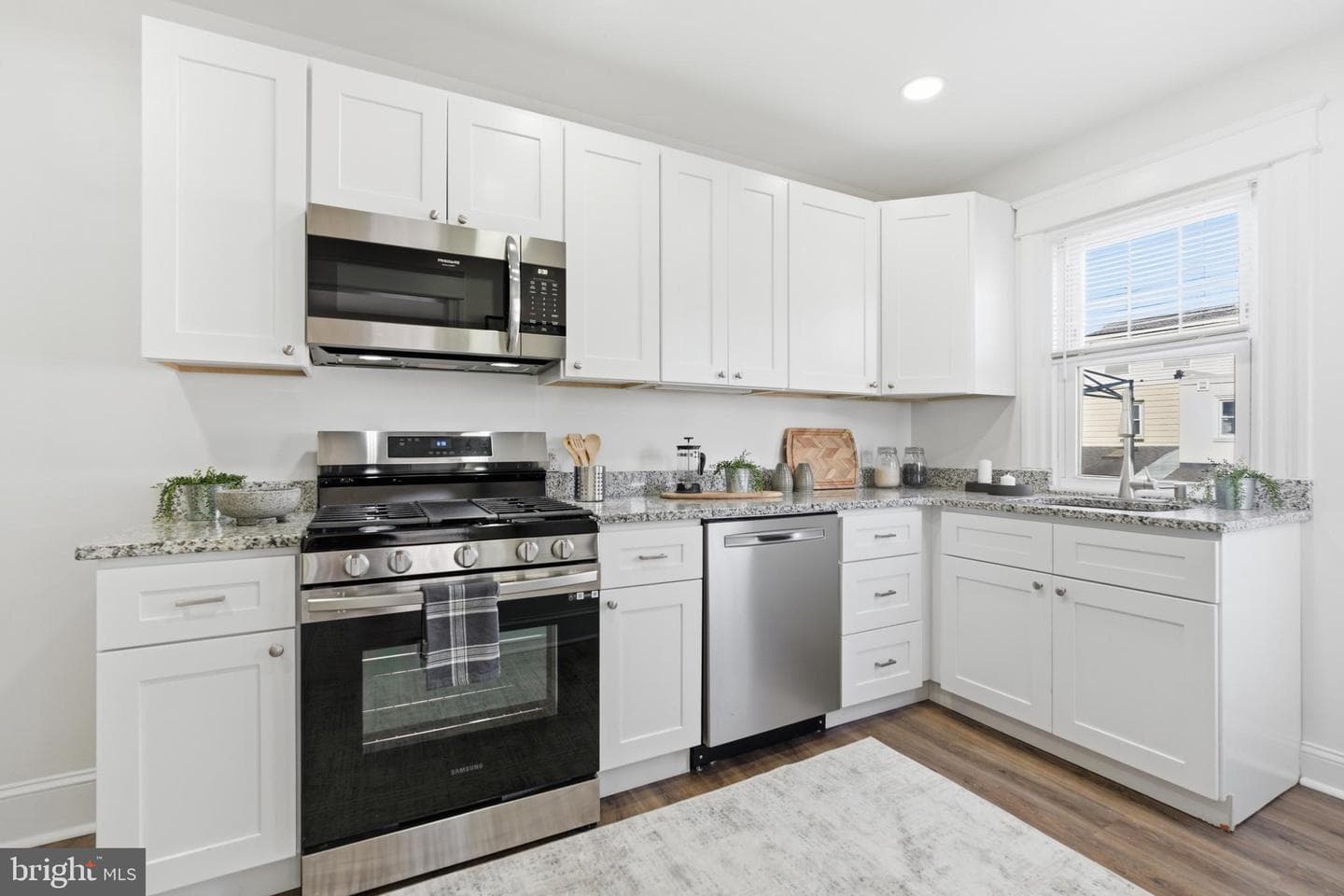 746 Oak View Road photo 14