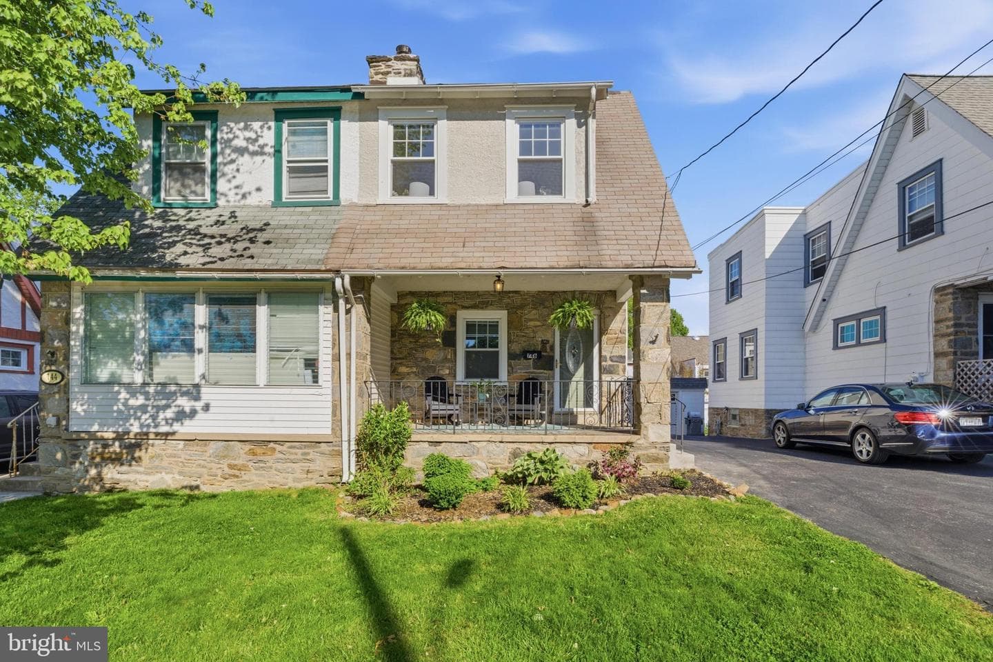 746 Oak View Road photo 2