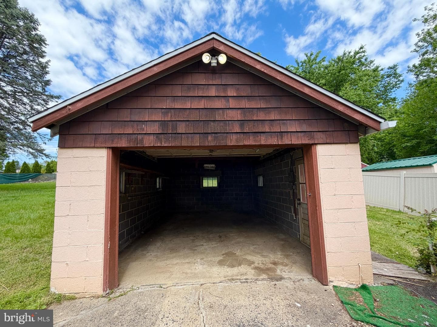 1404 Elmwood Avenue photo 105