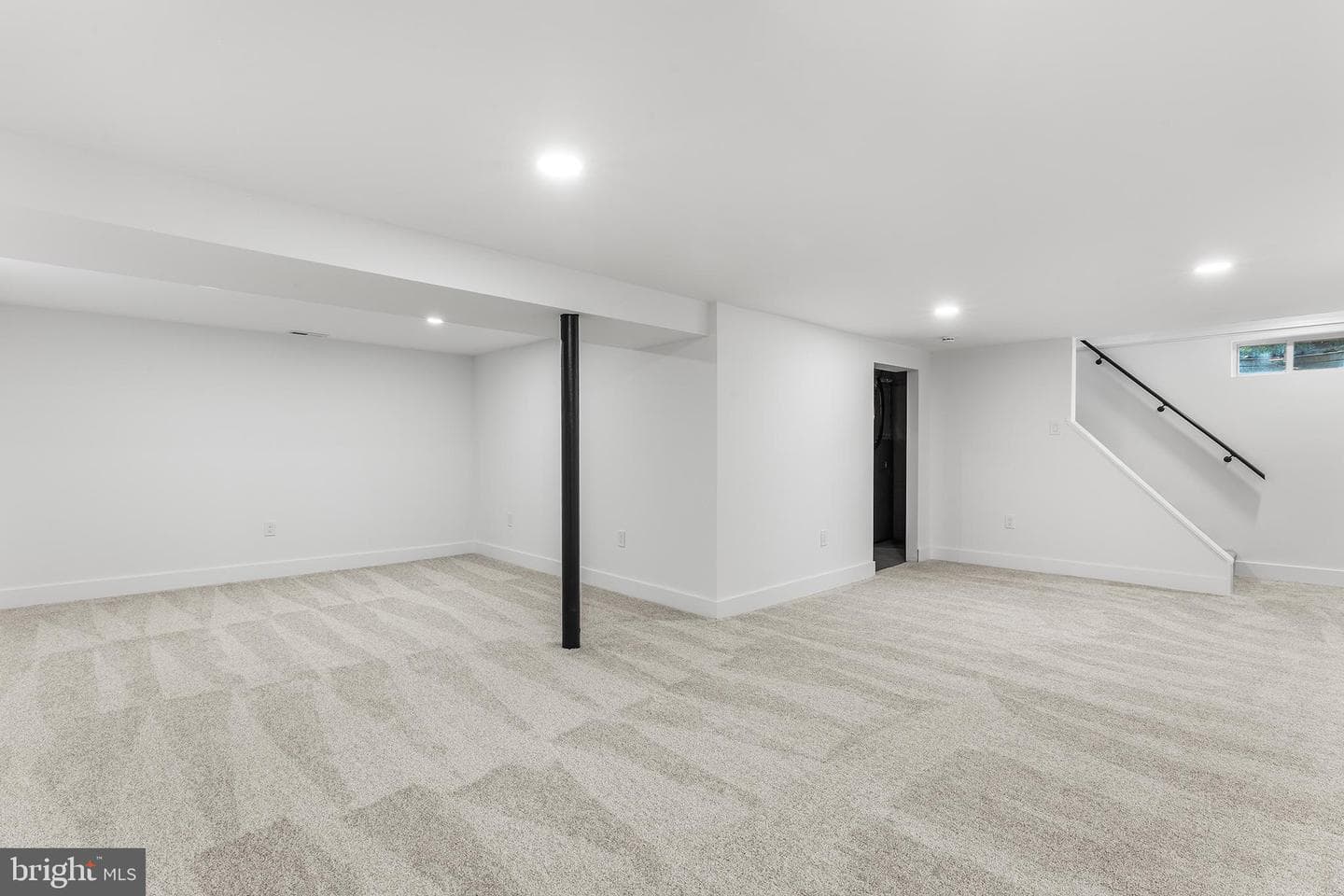 608 Hutchinson Terrace photo 32