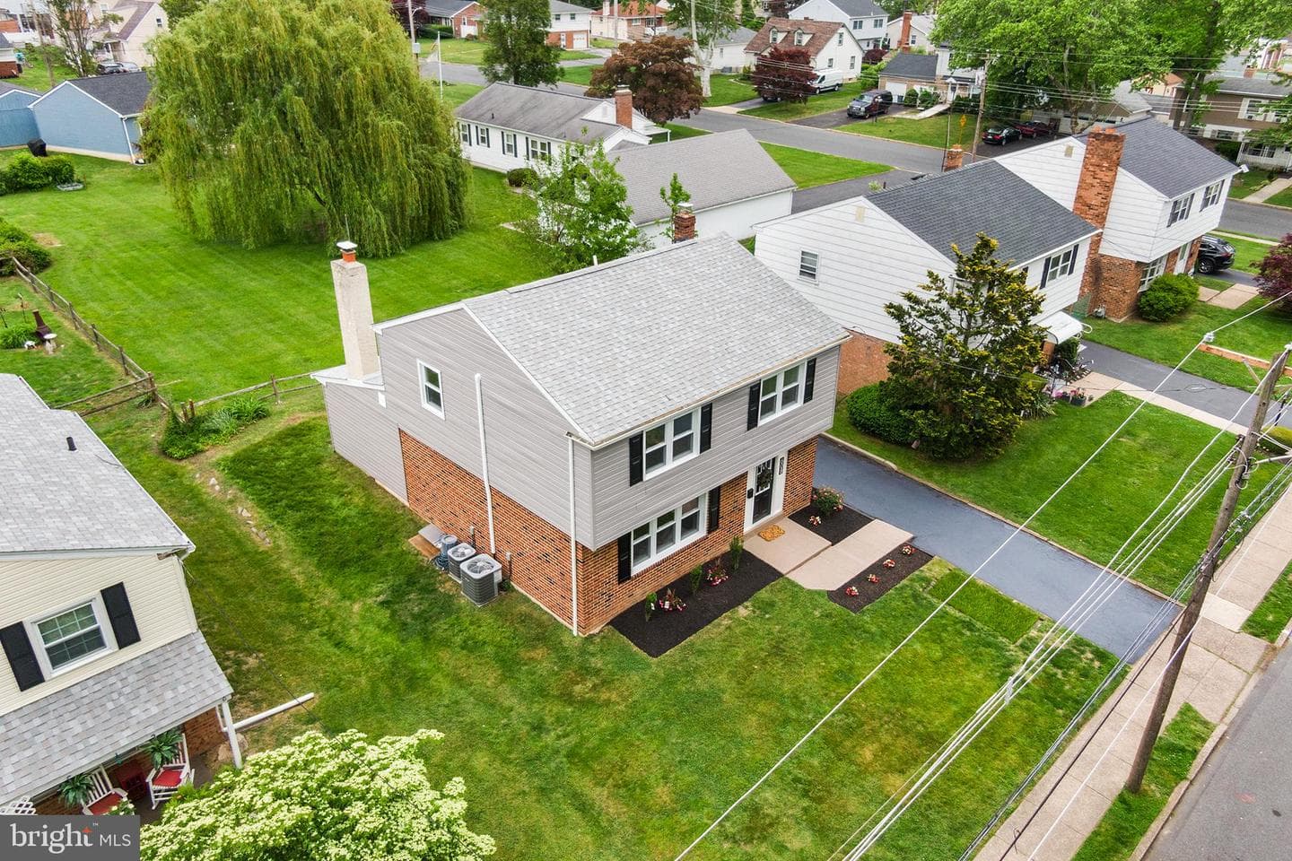 608 Hutchinson Terrace photo 38