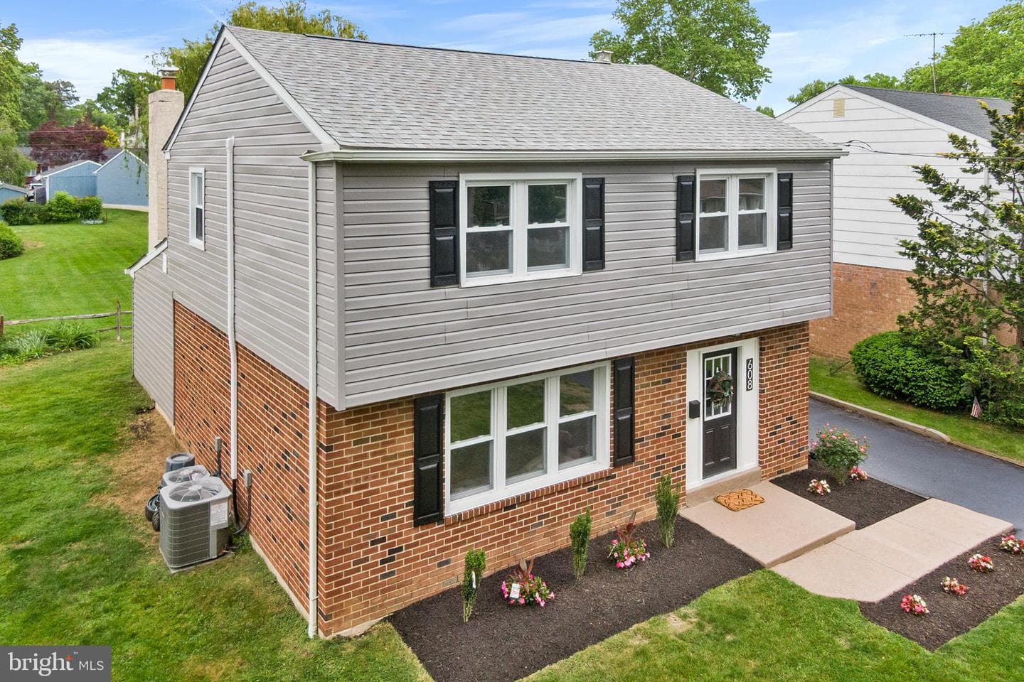 608 Hutchinson Terrace photo 39