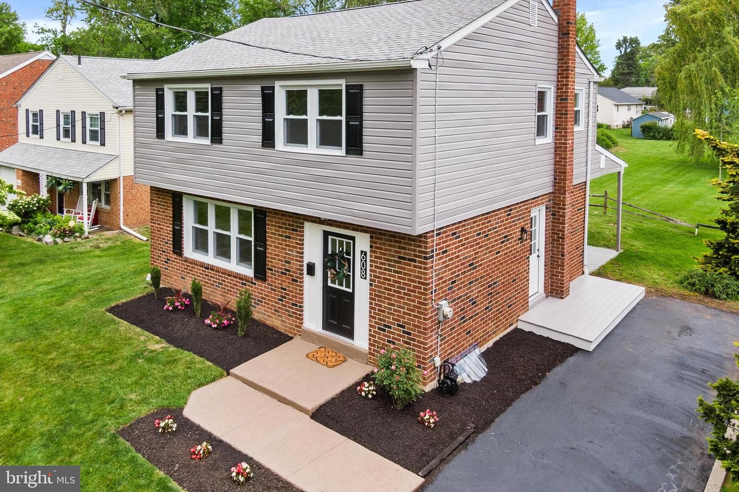 608 Hutchinson Terrace photo 40