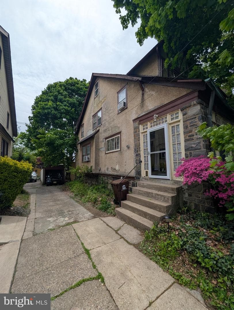 80 W Marshall Road photo 2