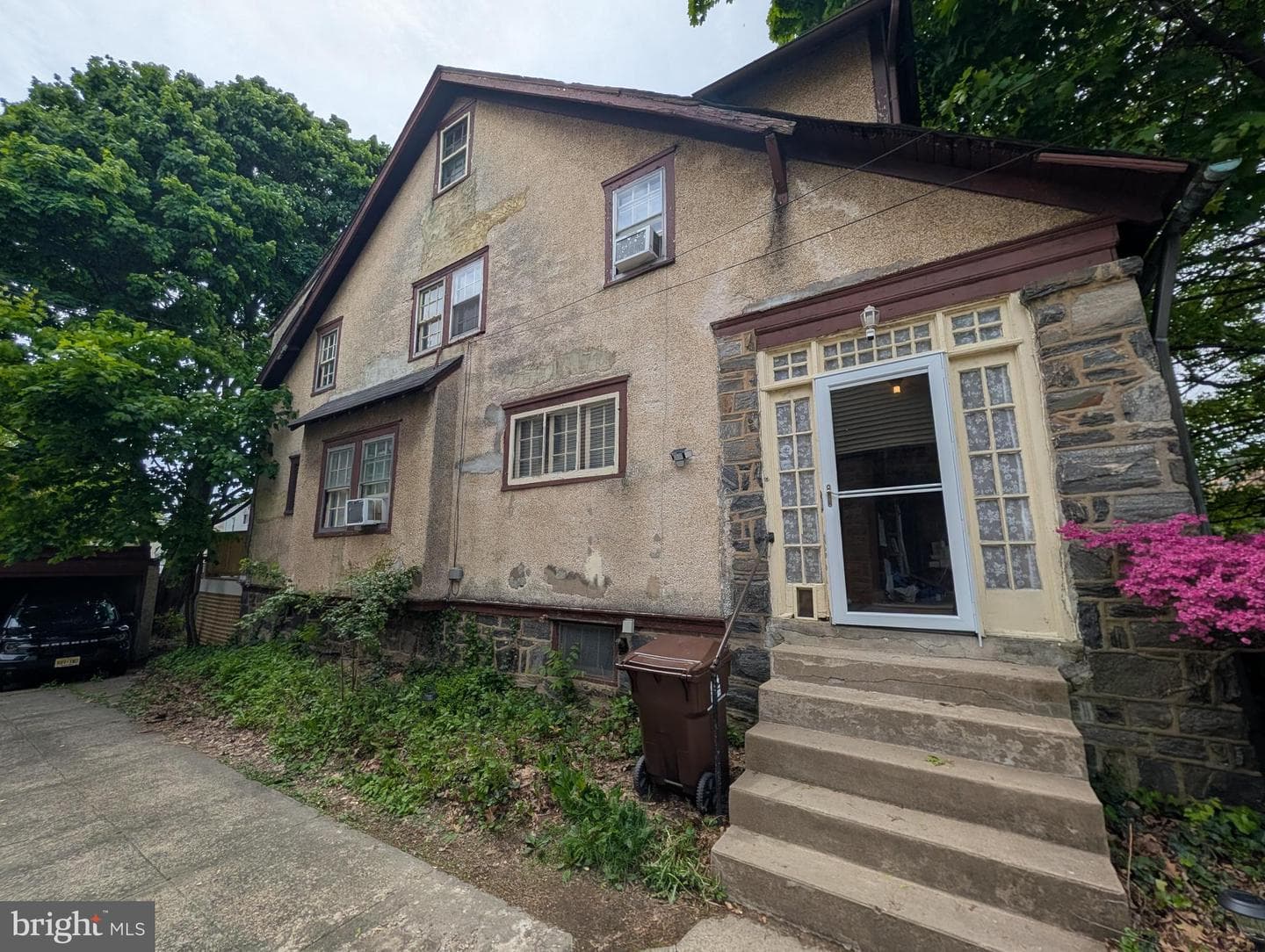 80 W Marshall Road photo 3