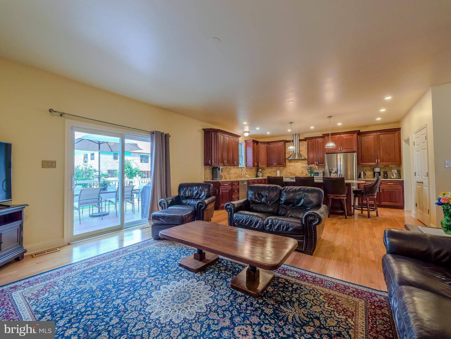 226 E Benedict Avenue photo 40