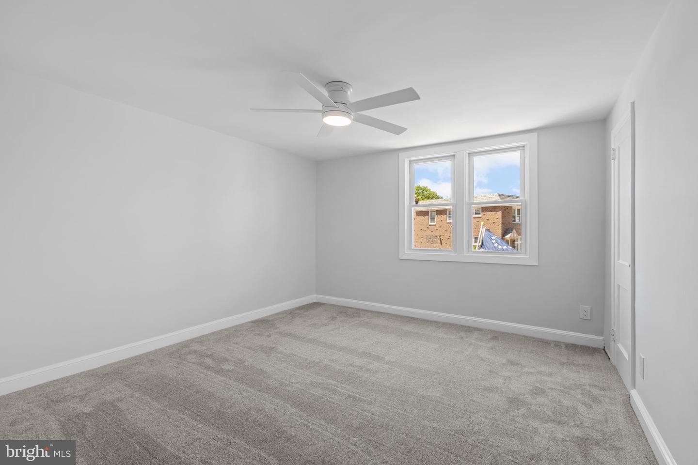 1127 Hollywood Avenue photo 13