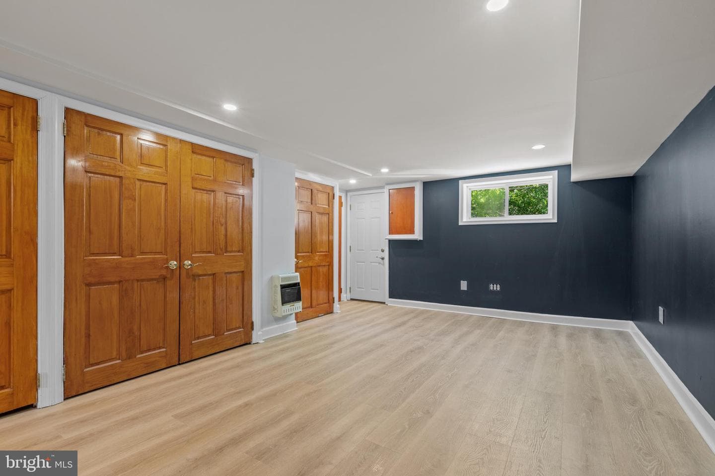 1127 Hollywood Avenue photo 18