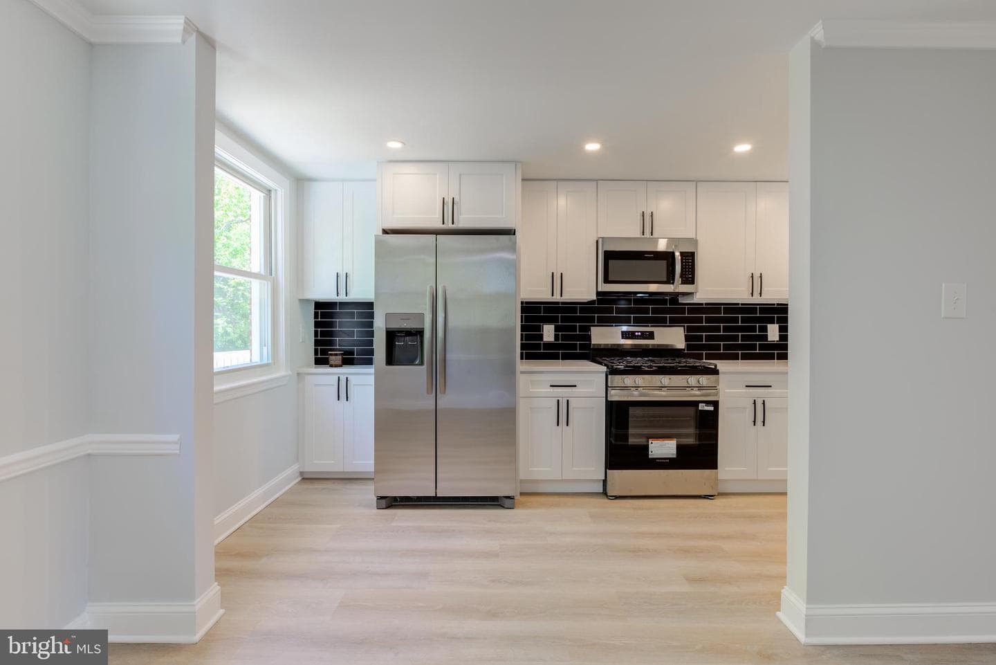 1127 Hollywood Avenue photo 6