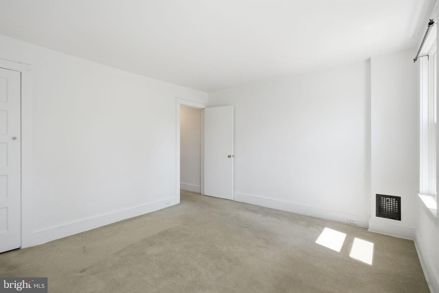 12 Manchester Avenue photo 23