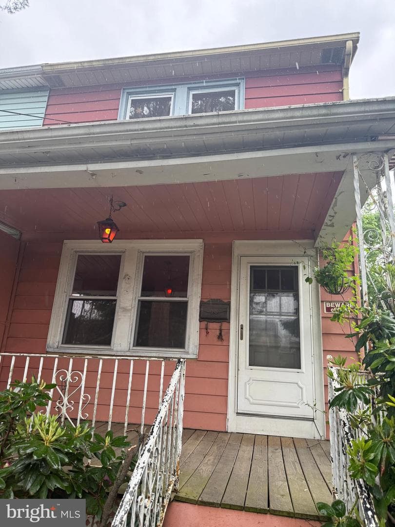 426 Custer Avenue photo 2