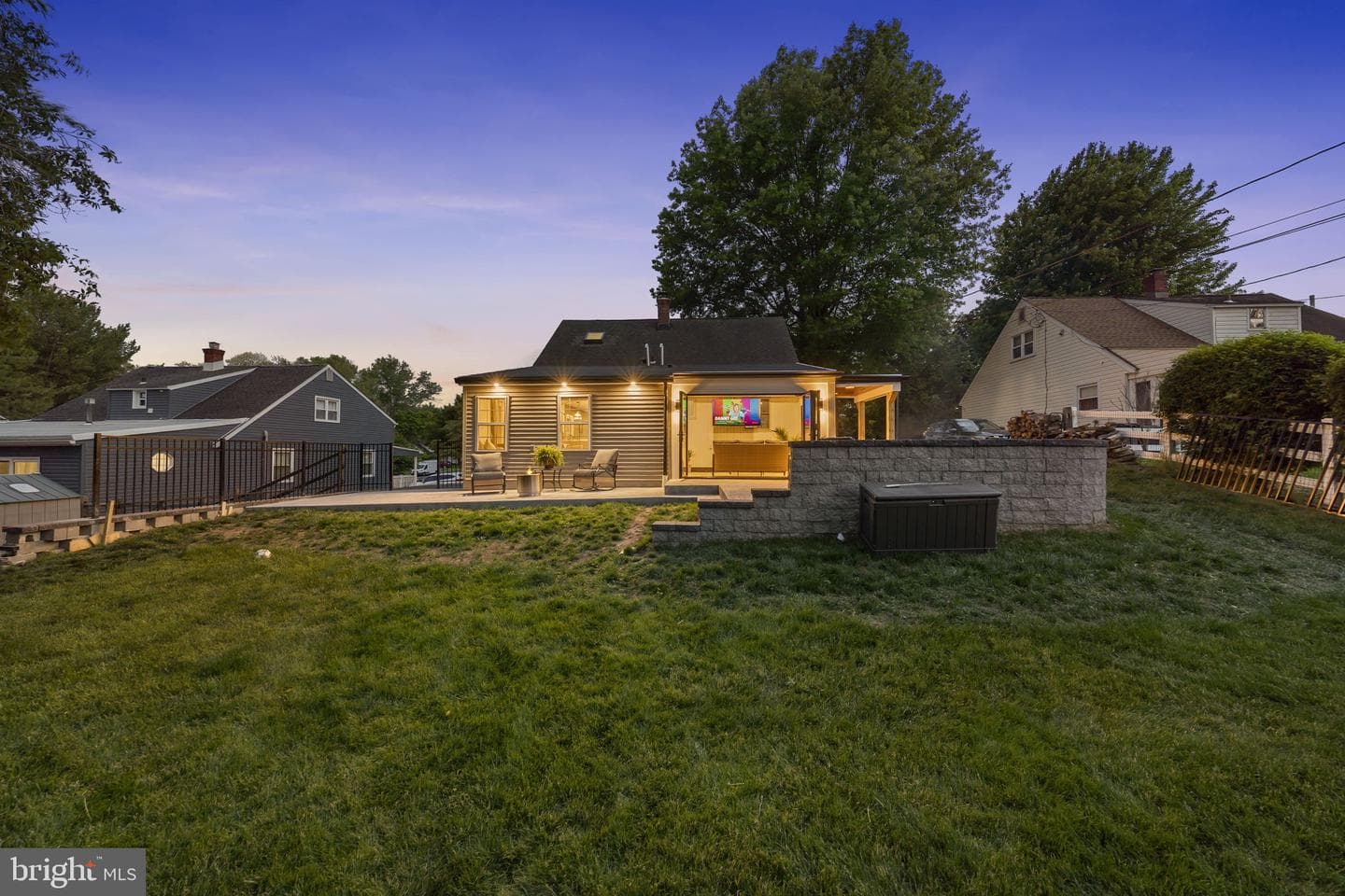 122 Roberts Road photo 46