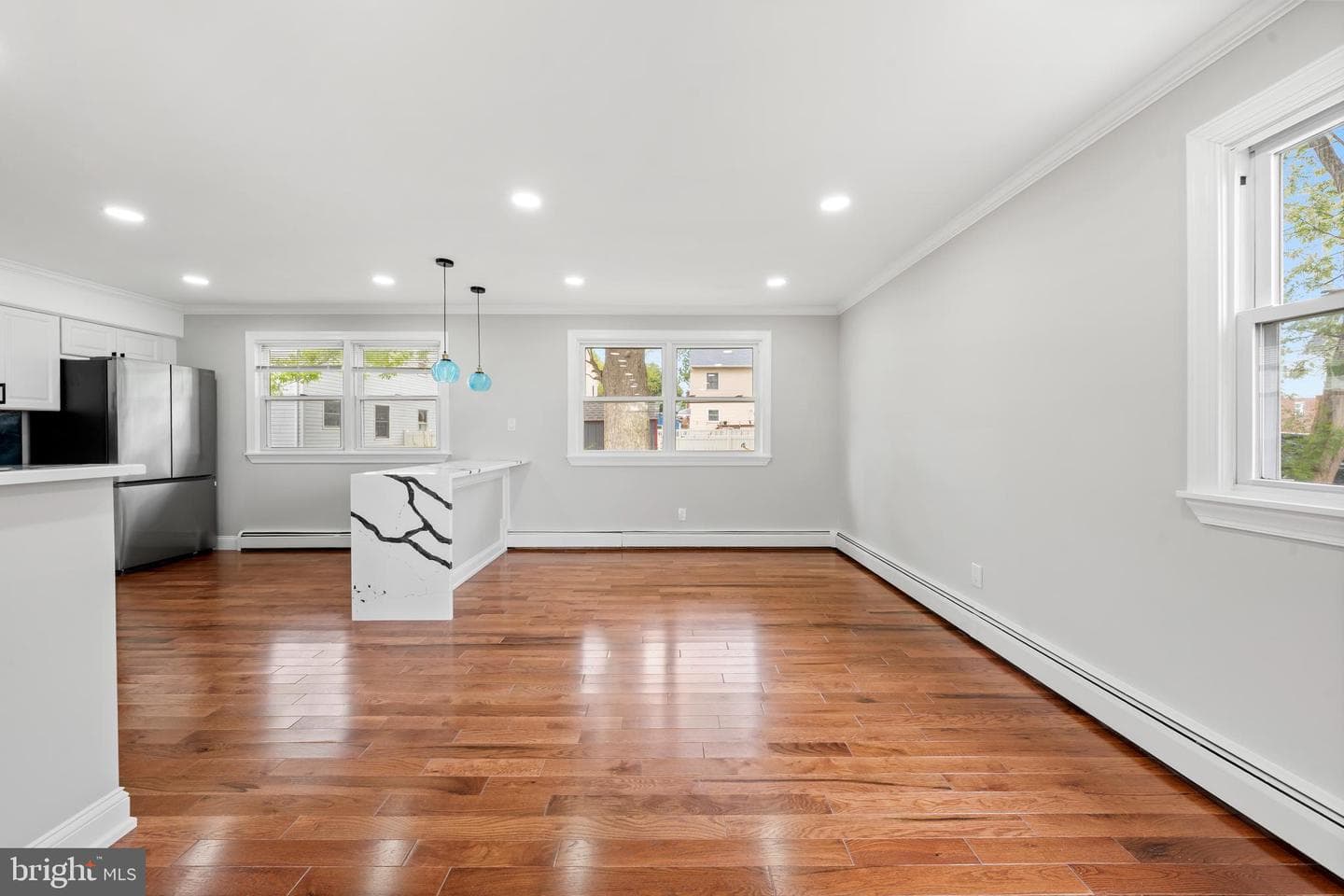 425 North Lane photo 9