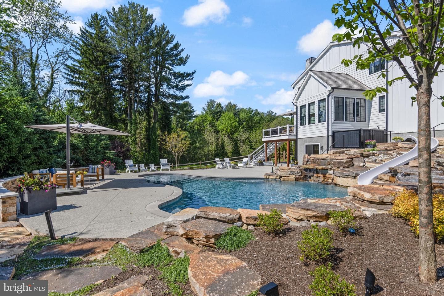 112 Dovecote Lane photo 2