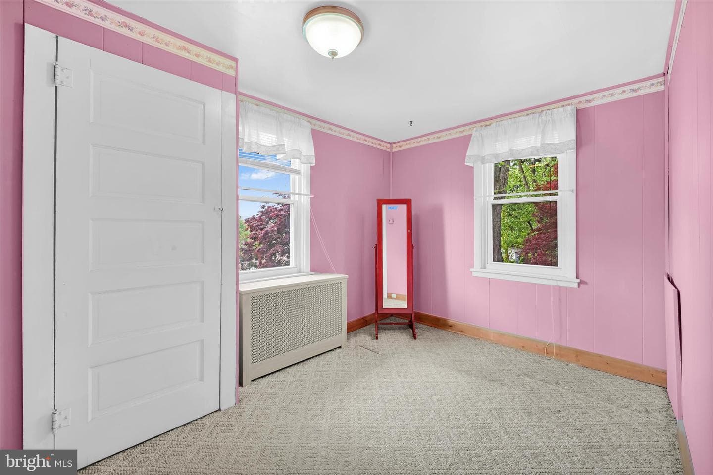 1666 Ward St photo 17