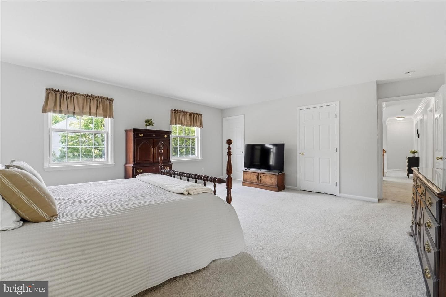 713 Iris Lane photo 21