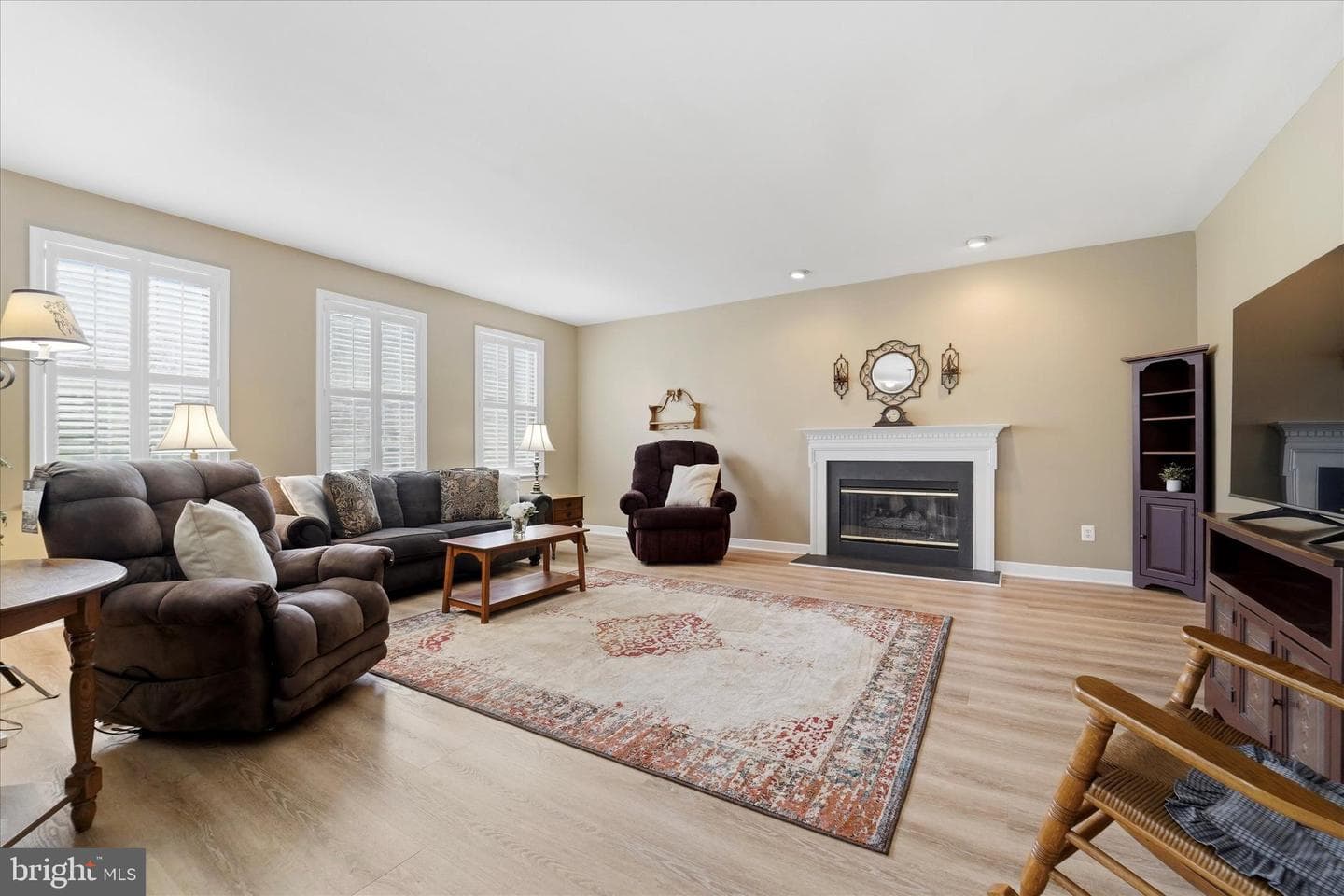 713 Iris Lane photo 9