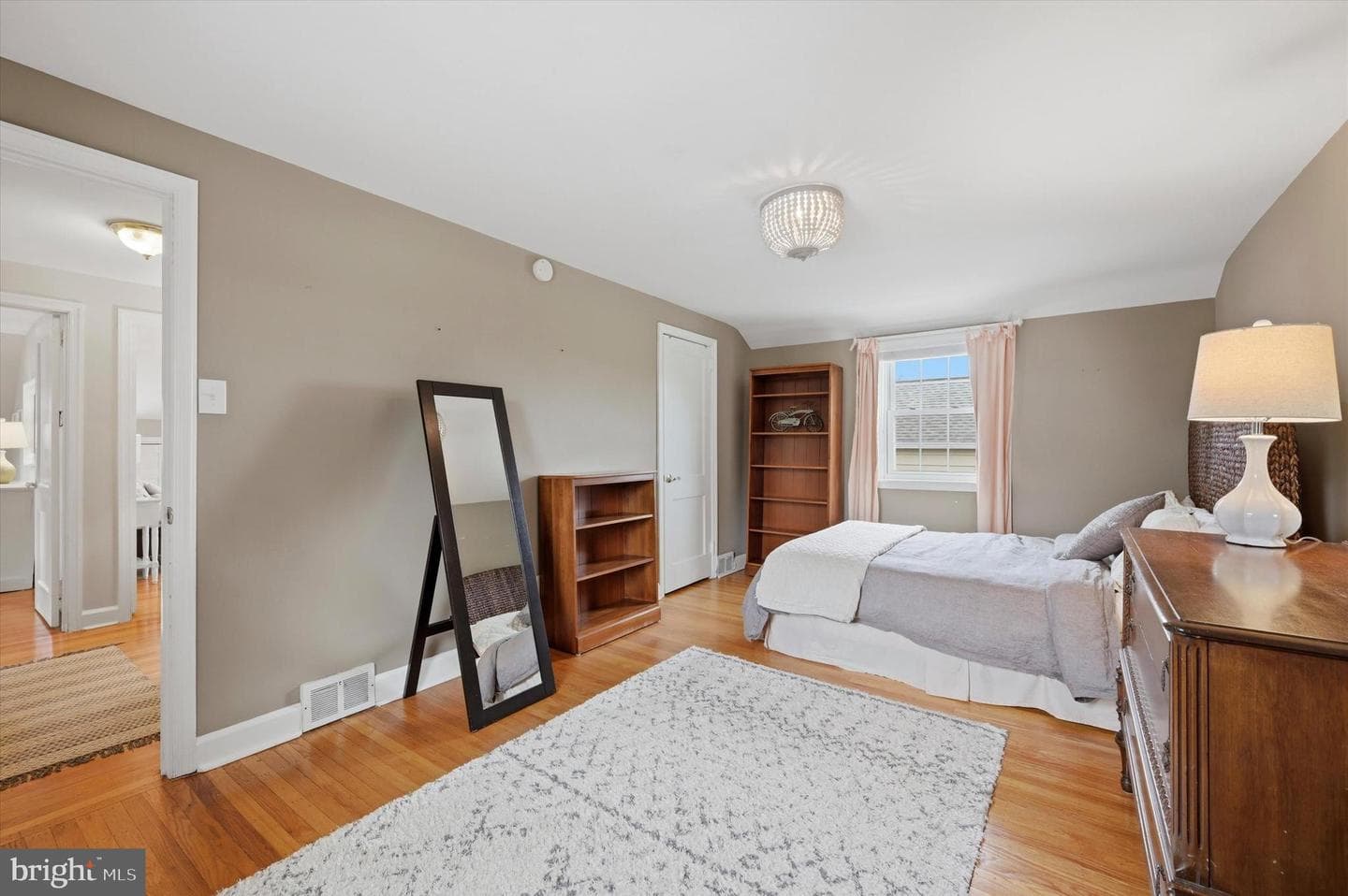 2408 Olcott Avenue photo 32