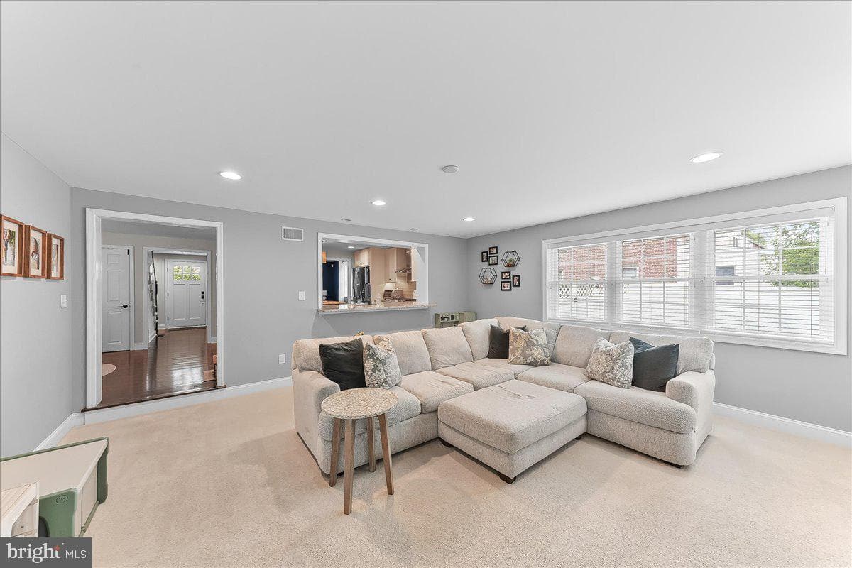 9 Pickwick Lane photo 15