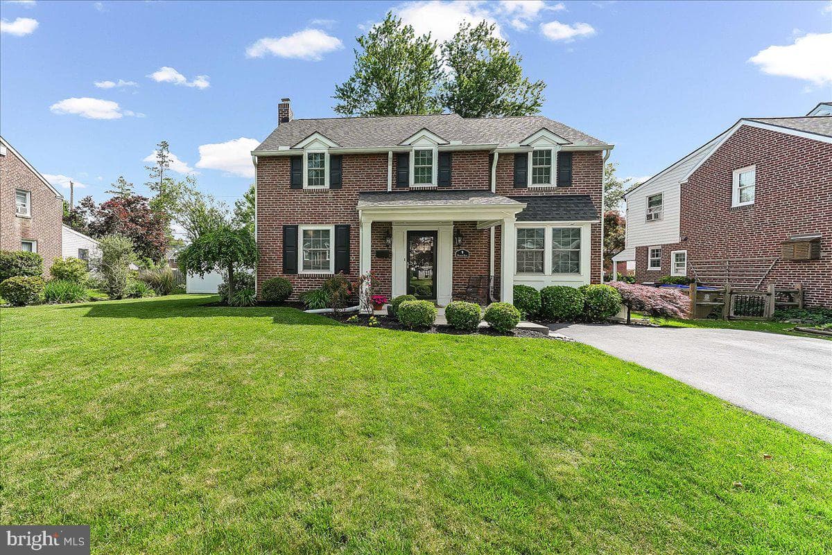 9 Pickwick Lane photo 36