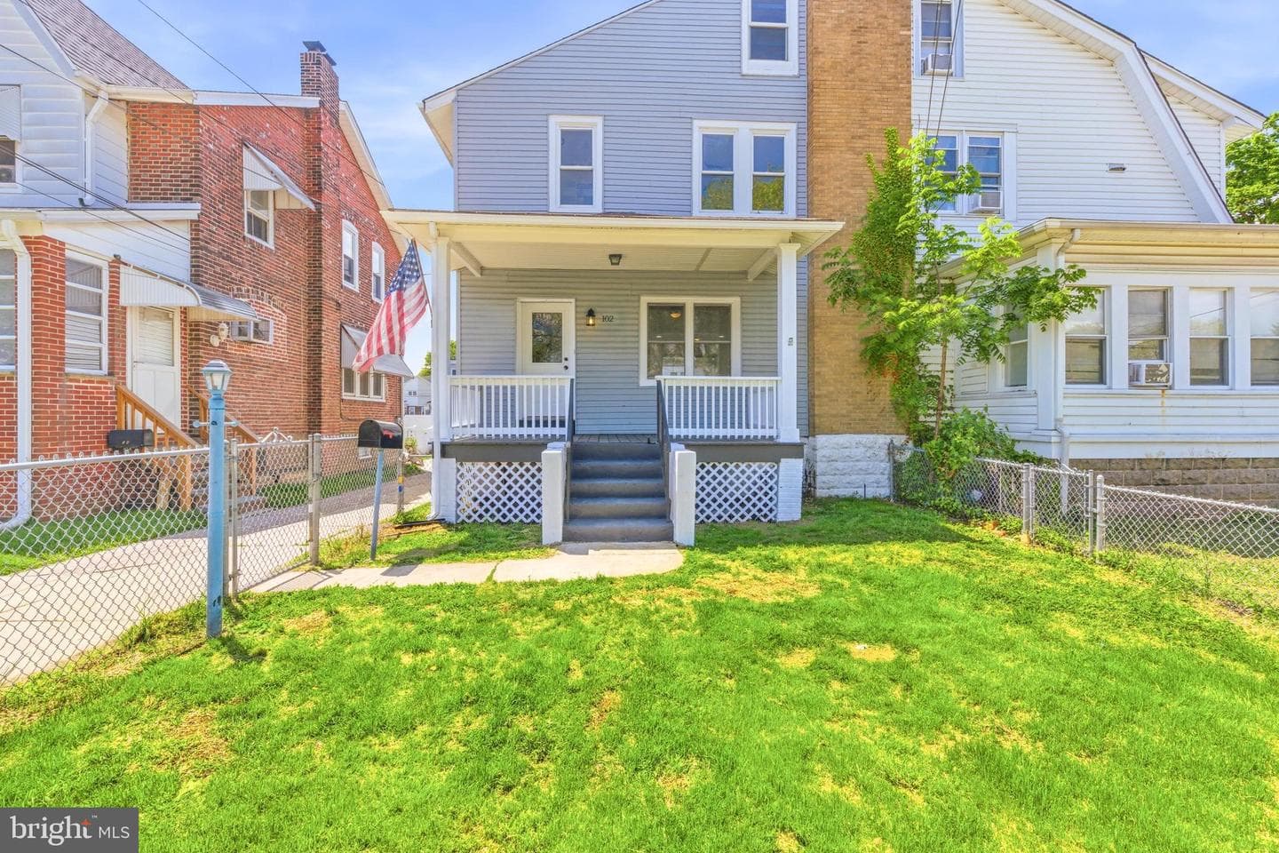 102 E Oak Lane