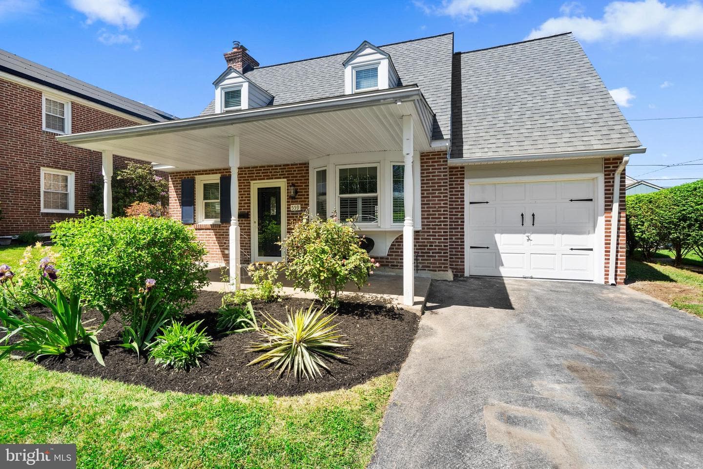559 Willowbrook Road photo 2
