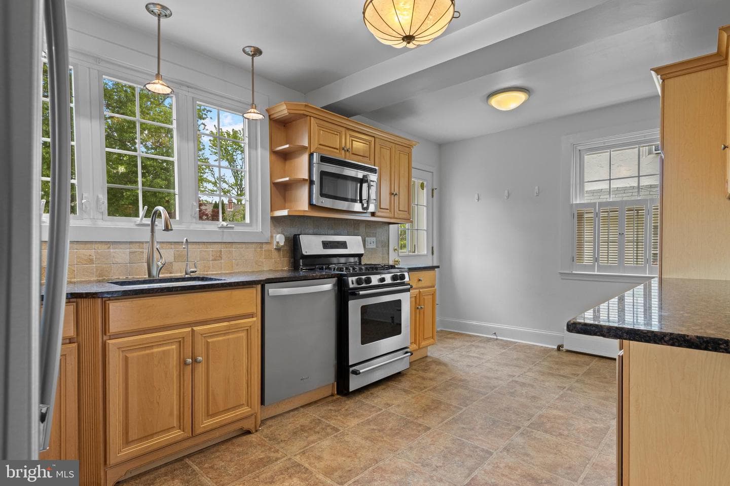 239 Lowrys Lane photo 13