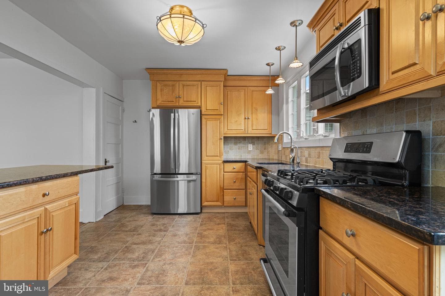 239 Lowrys Lane photo 28