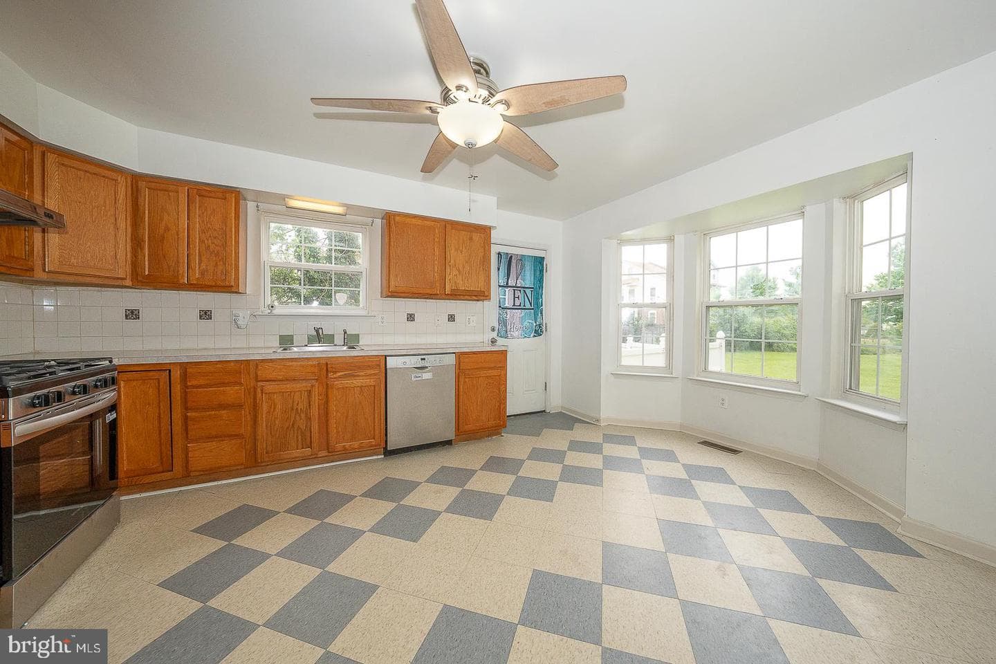 723 Broad Street photo 12
