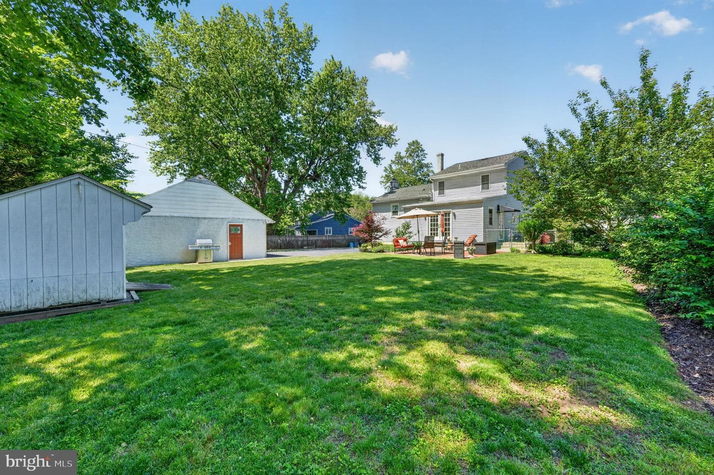 2225 E Helms Manor photo 40