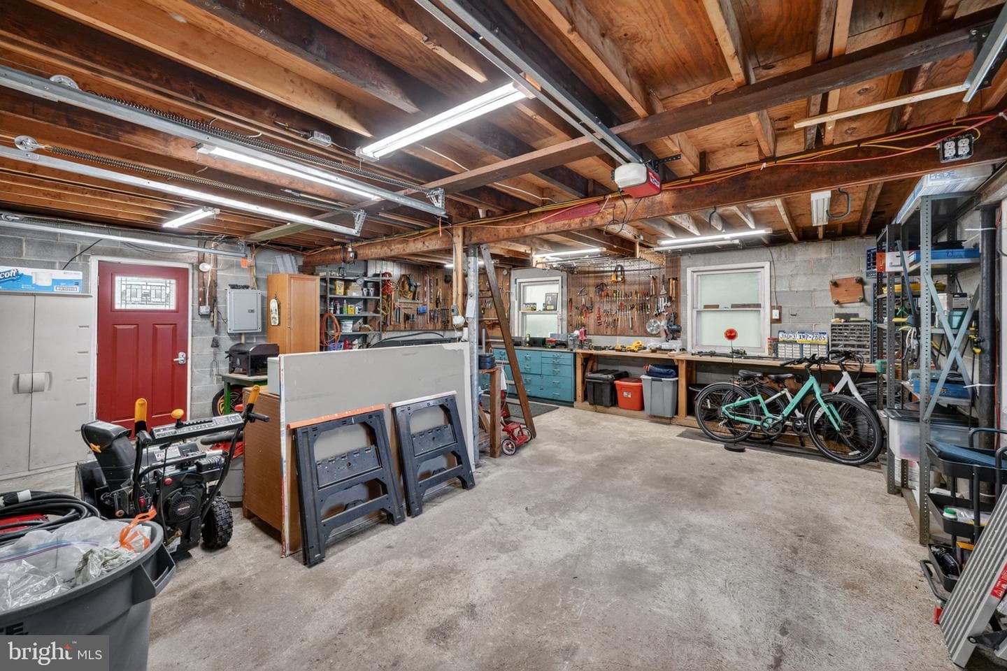2225 E Helms Manor photo 44