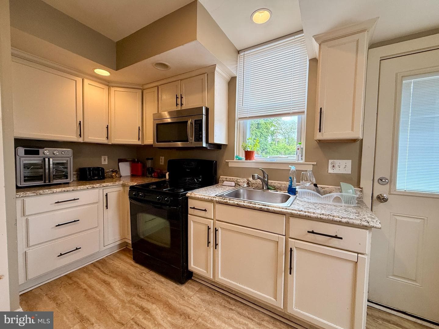 2116 Madison Street photo 14