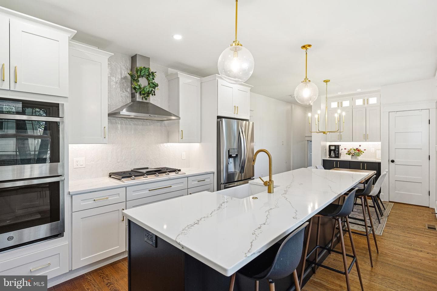 93 Saxer Avenue photo 10