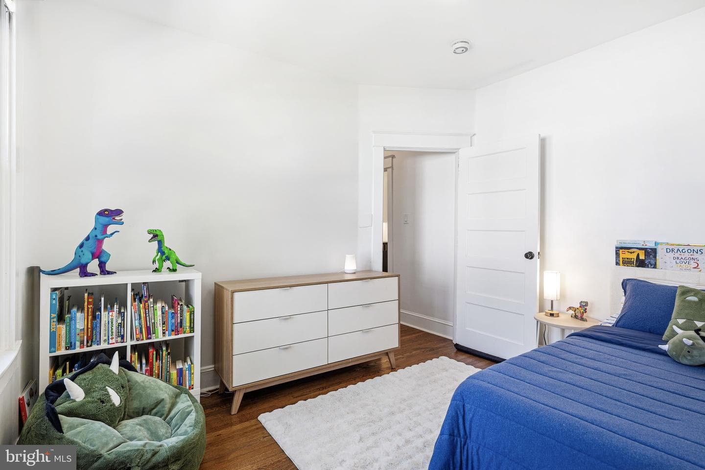93 Saxer Avenue photo 24