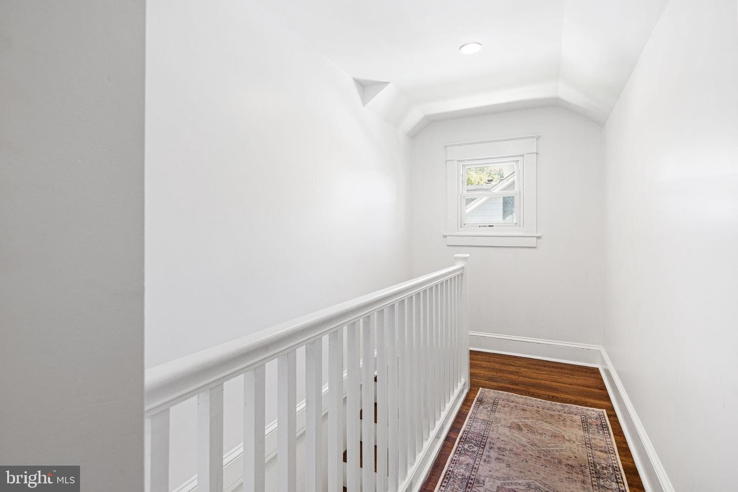 93 Saxer Avenue photo 30