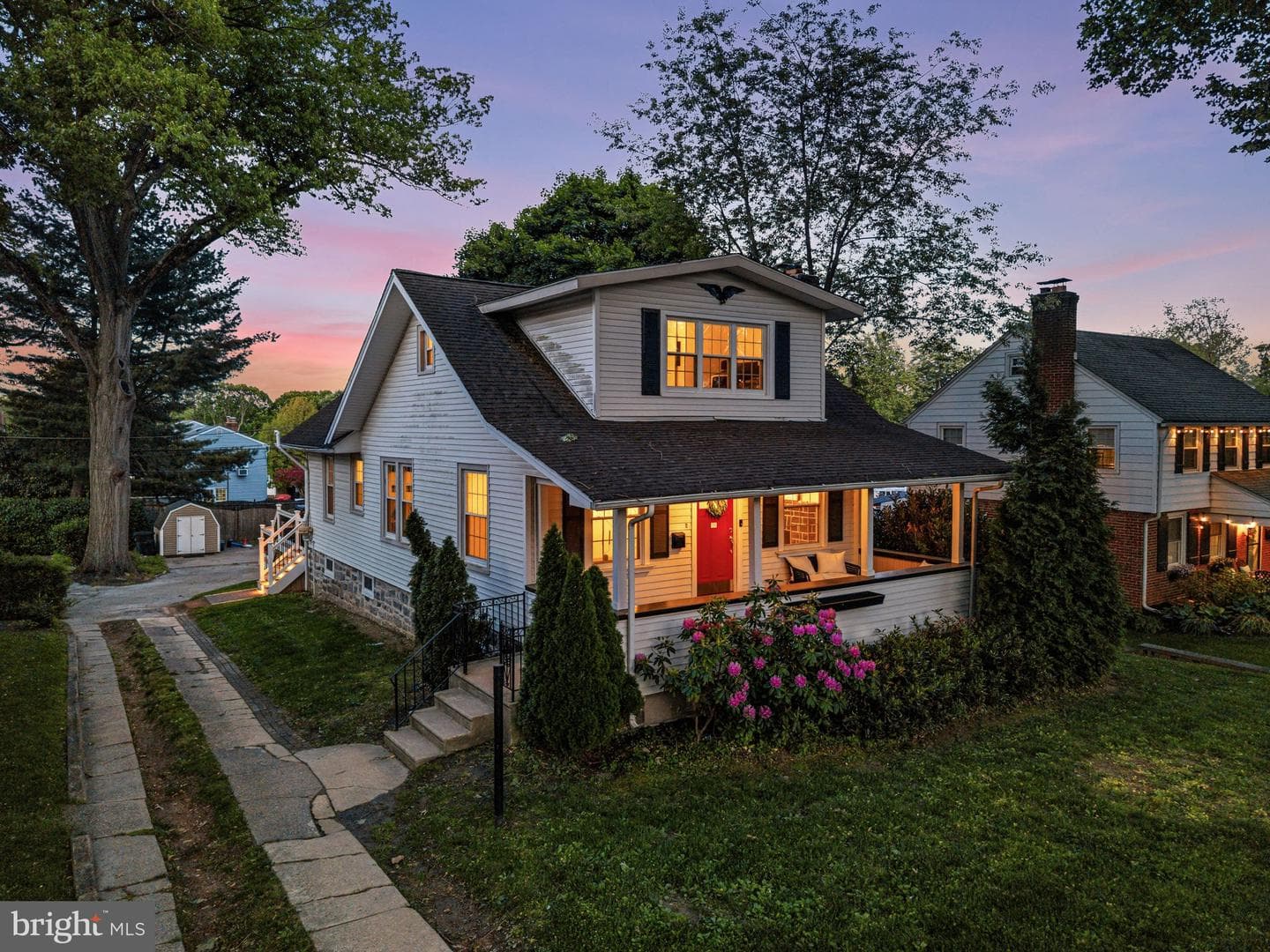 93 Saxer Avenue photo 41