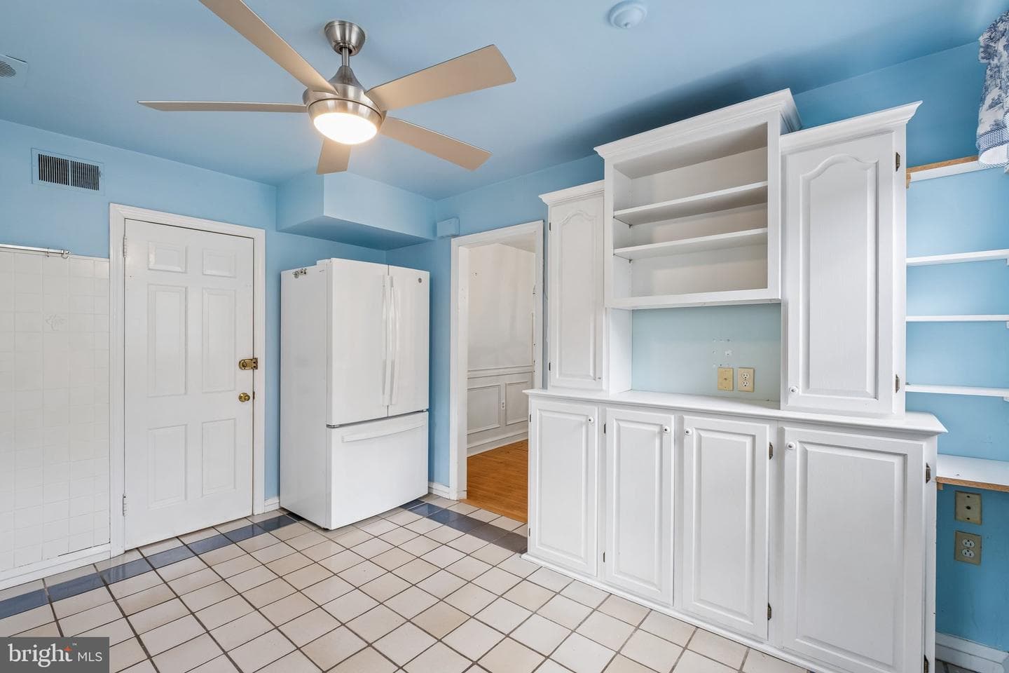 2398 Hollis Road photo 11
