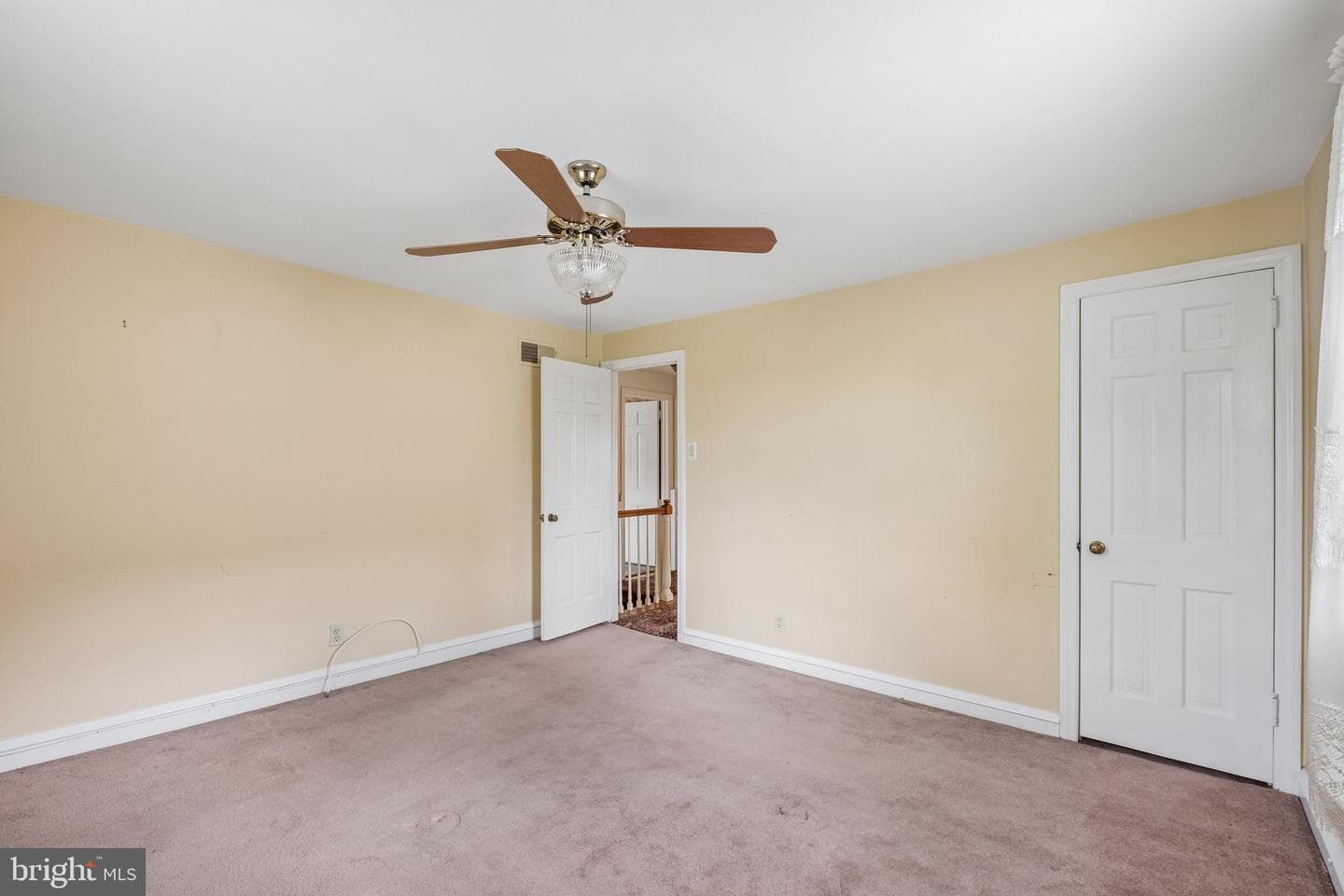 2398 Hollis Road photo 13