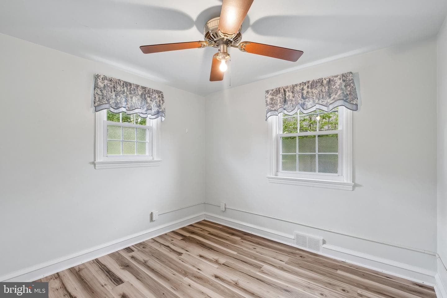 2398 Hollis Road photo 14