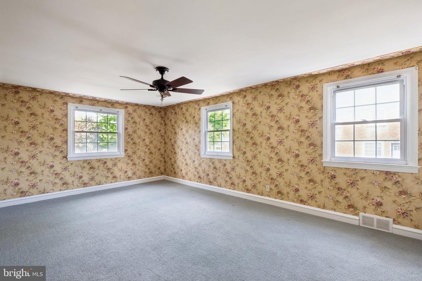 2398 Hollis Road photo 18