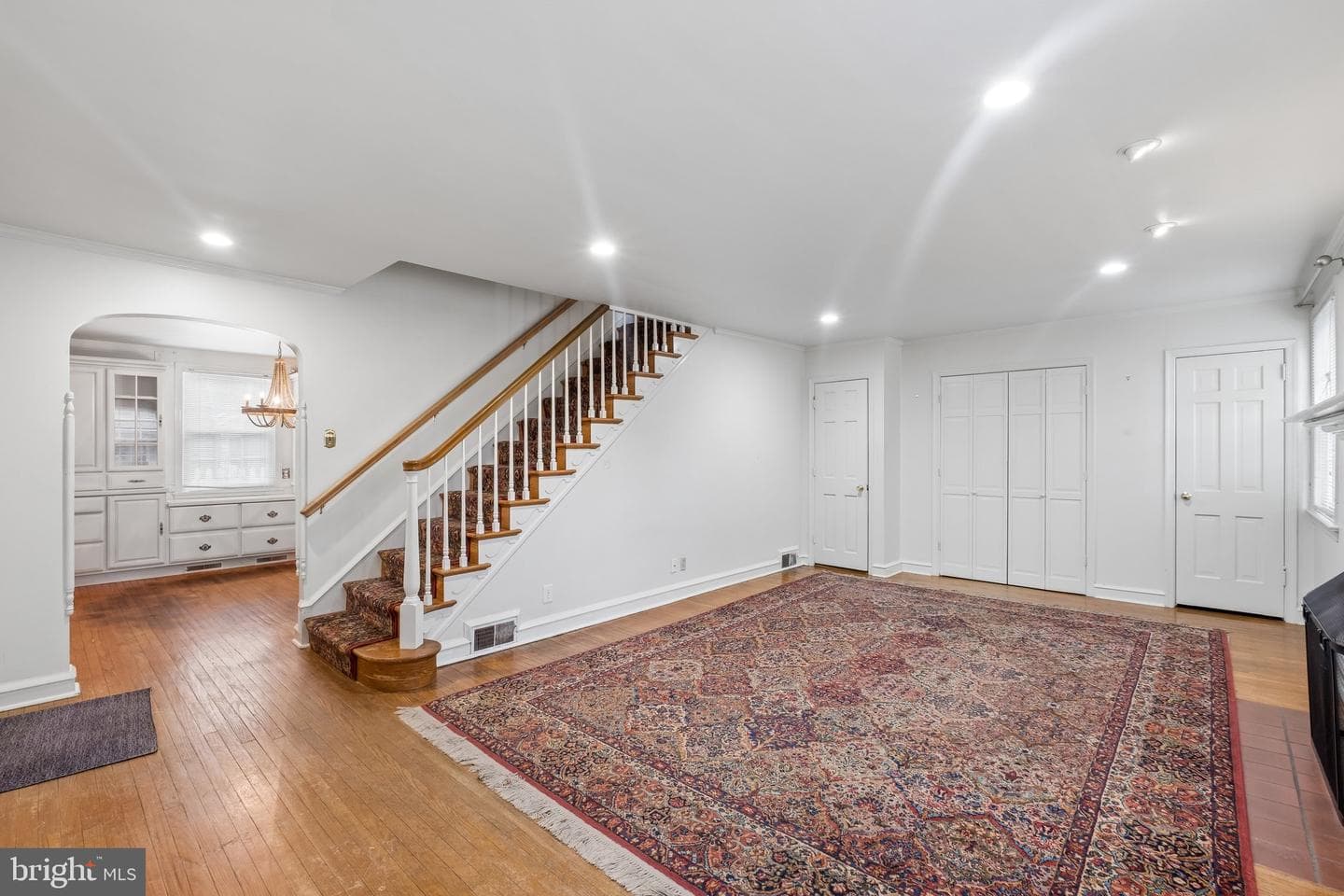 2398 Hollis Road photo 7