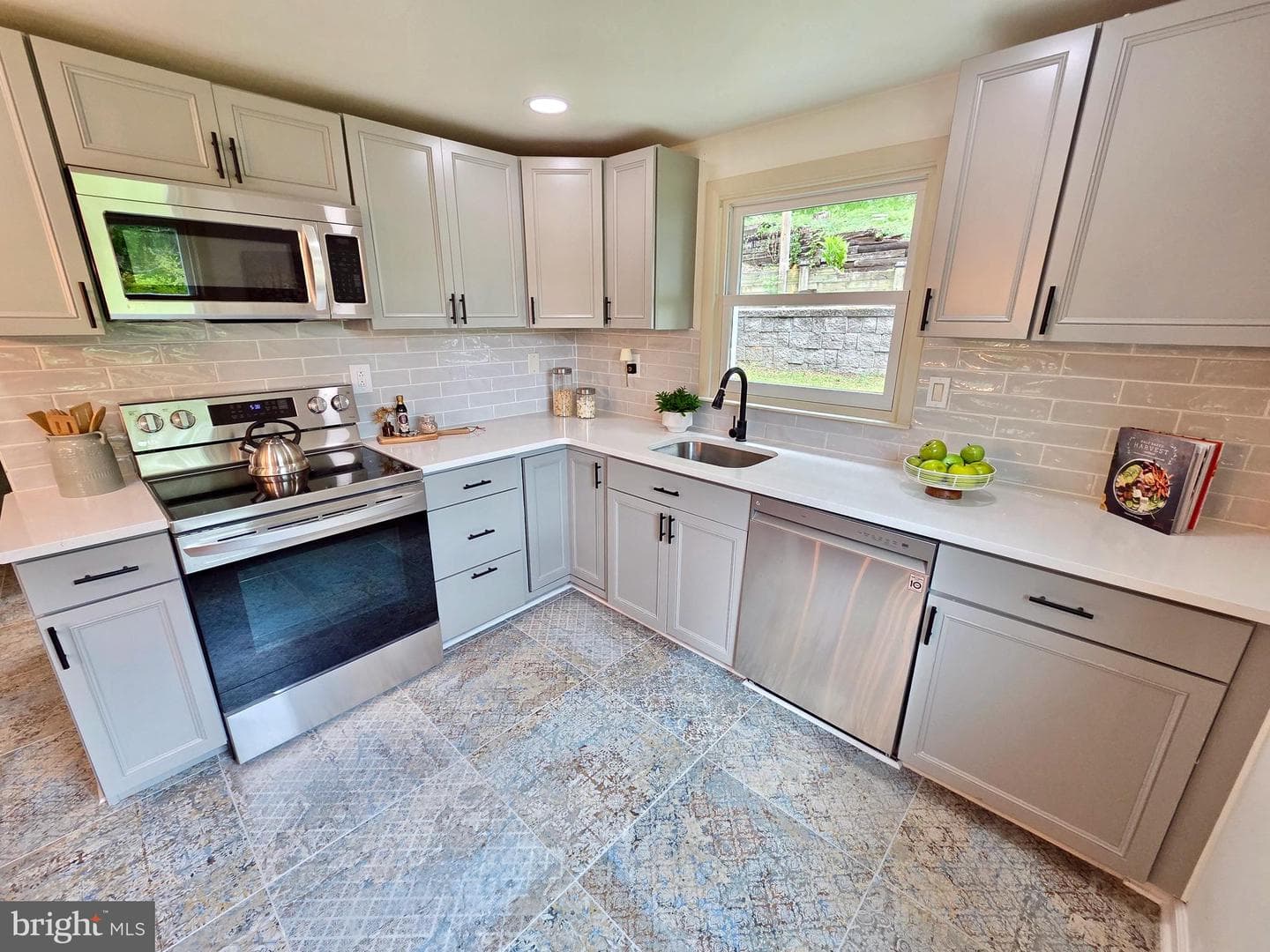 7 Laurel Lane photo 12