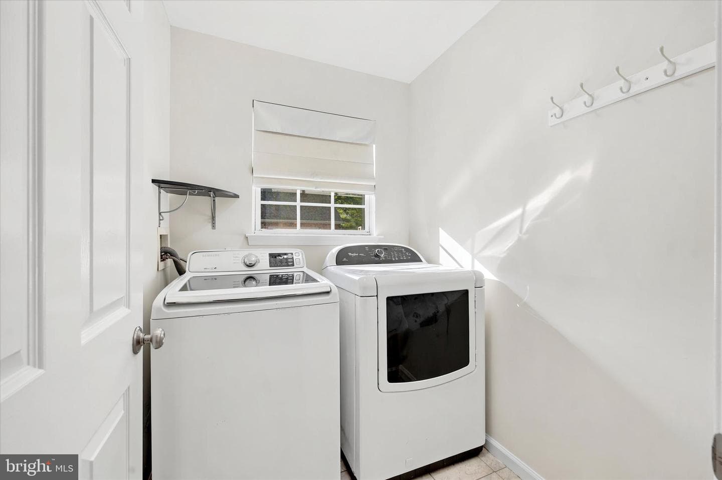 1211 Morton Avenue photo 17