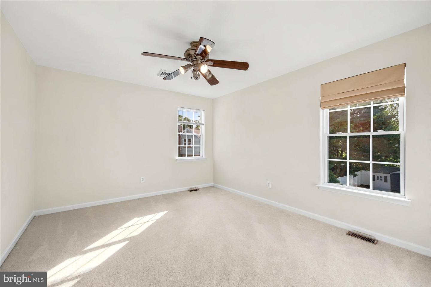 1211 Morton Avenue photo 23