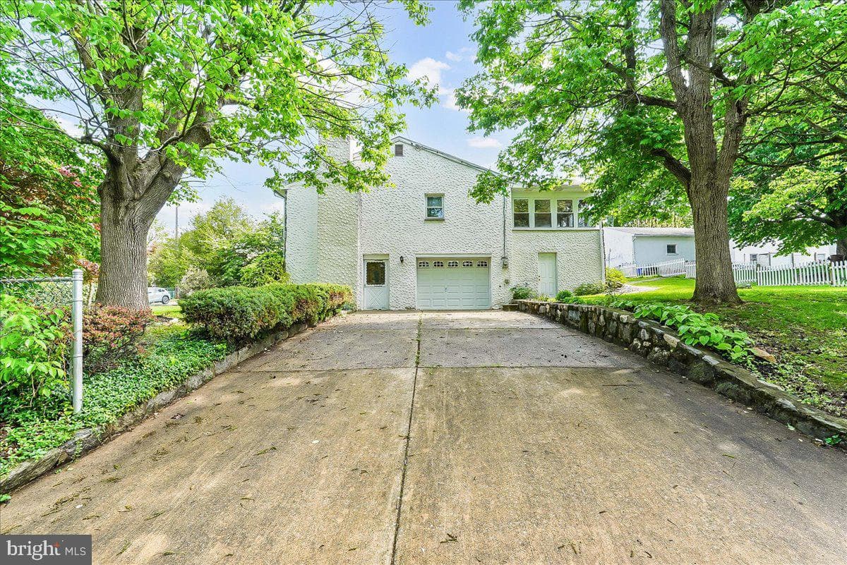 1359 Peach Street photo 36
